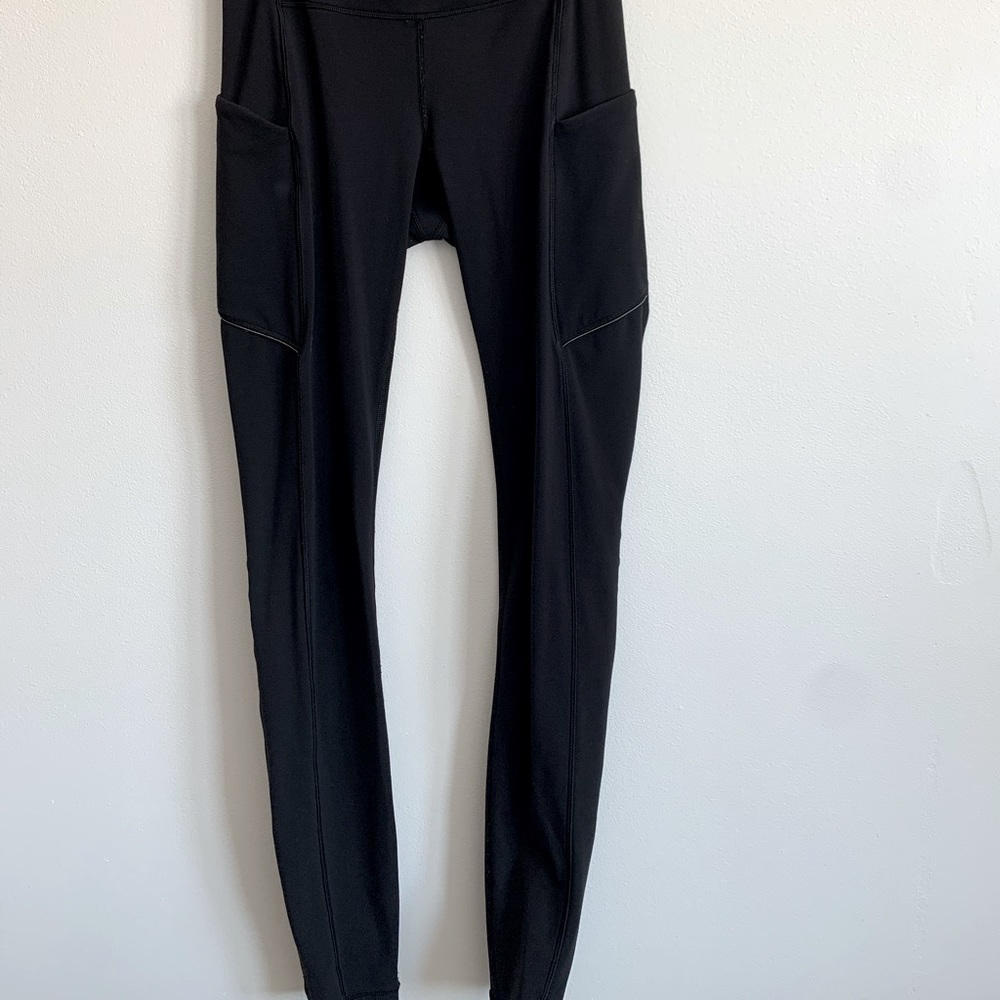 Black lulu lemon leggings!